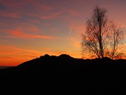 66 ...nella luce e nei colori del sole tramontato dietro lo Zucco